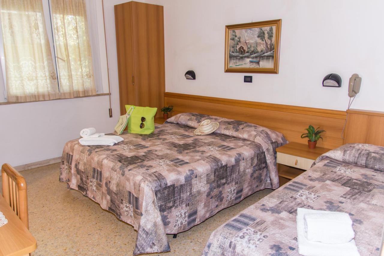 Hotel Trianon Bellaria-Igea Marina Exterior foto
