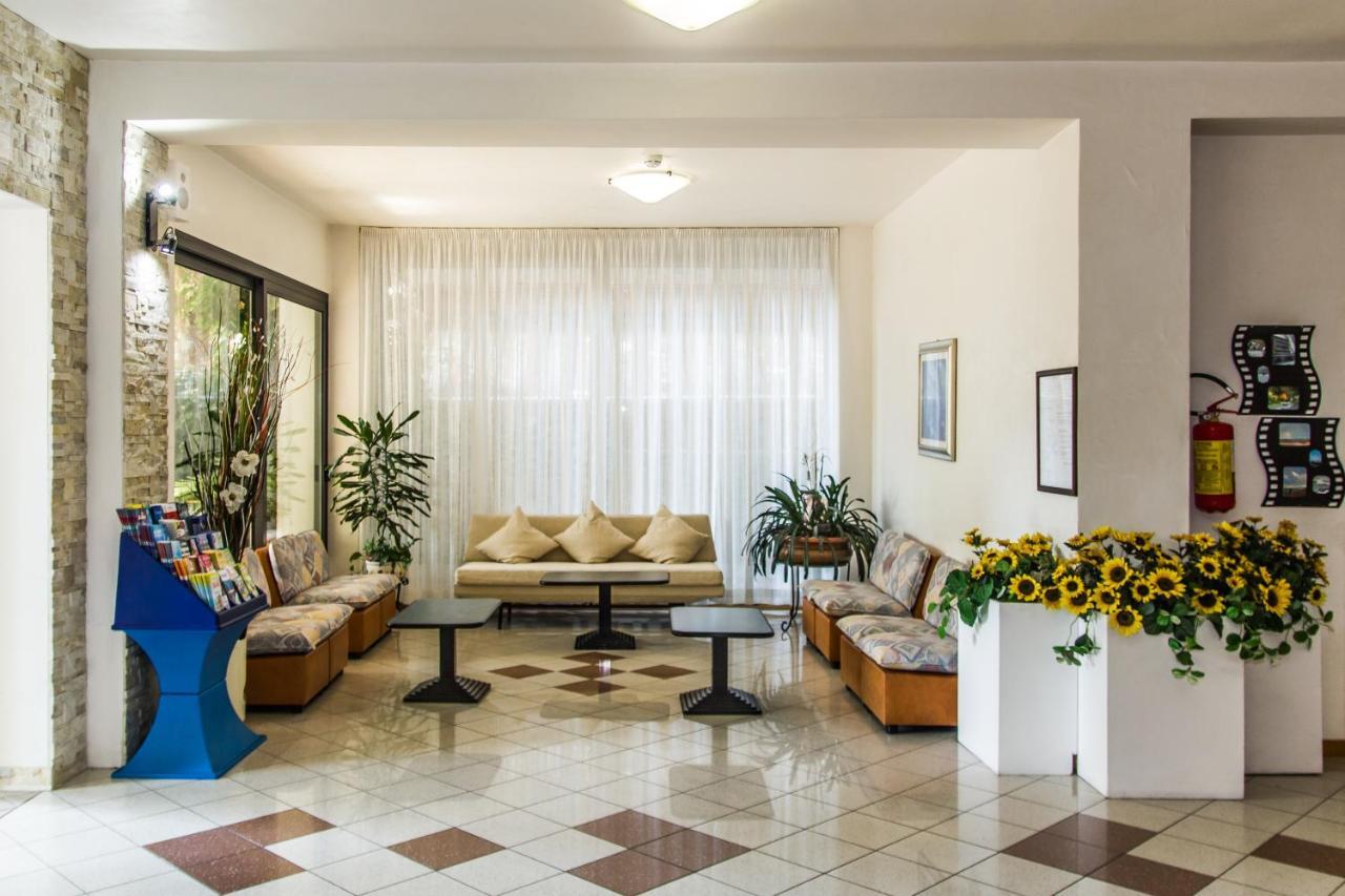 Hotel Trianon Bellaria-Igea Marina Exterior foto
